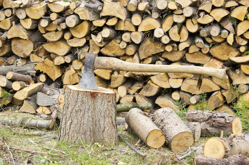 Almacenamiento de troncos en interior o exterior